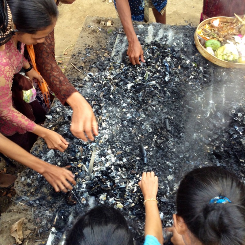 Mass Cremation – The Balinese Way