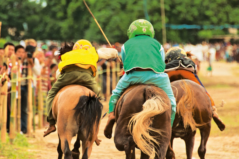 Lombok’s Little Jockeys – Bareback and Barefoot